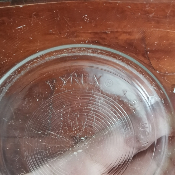 Vintage Pyrex Colonial Mist White Lace Set of 2 Bowls - Picture 2 of 3